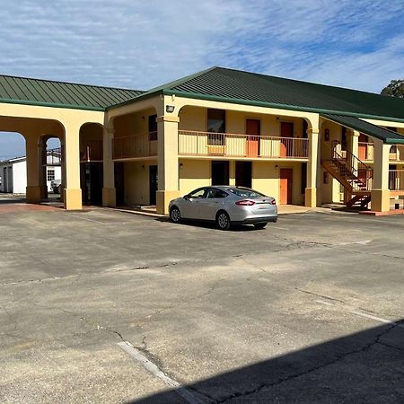 Days Inn & Suites By Wyndham Brewton Екстер'єр фото