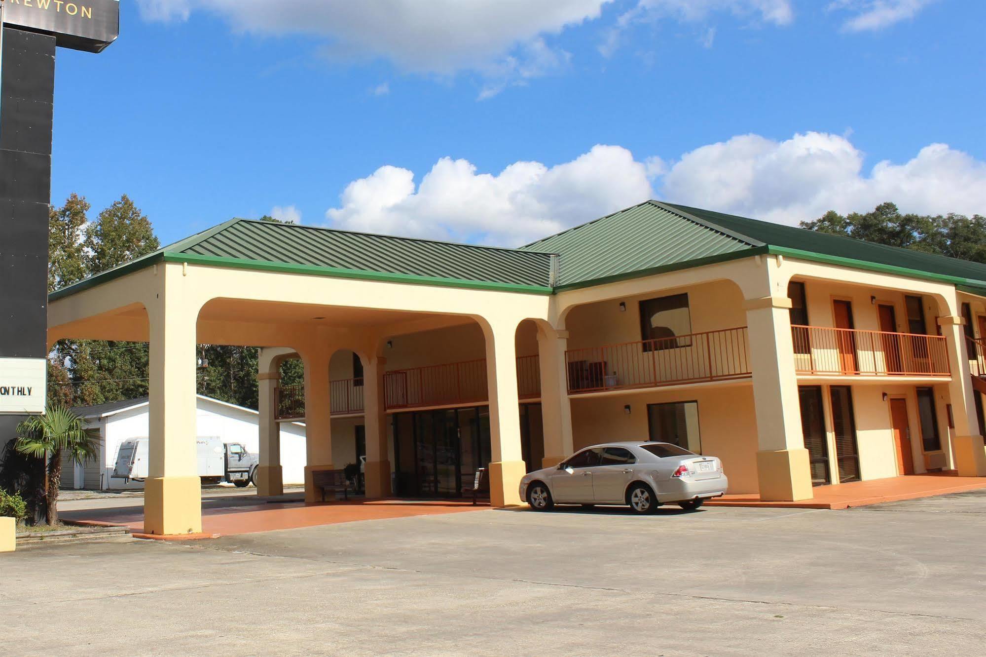 Days Inn & Suites By Wyndham Brewton Екстер'єр фото