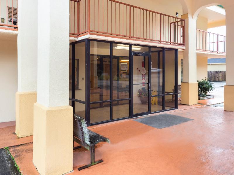 Days Inn & Suites By Wyndham Brewton Екстер'єр фото